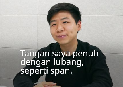 Tangan saya penuh dengan lubang, seperti span.