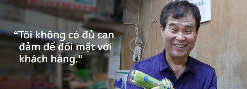 Tôi cảm thấy vô cùng tự ti khi đứng trước mặt mọi người.